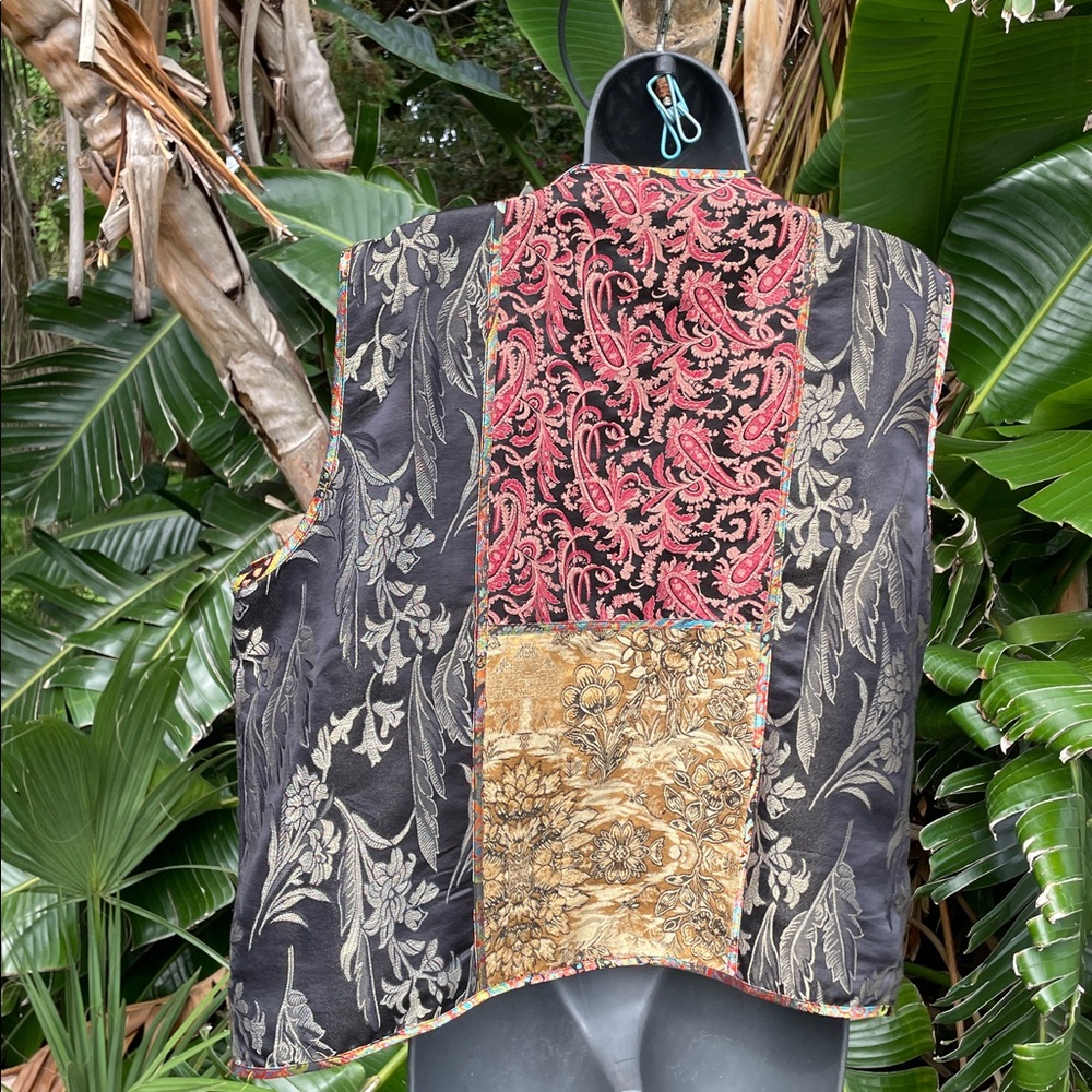 Chico’s patchwork, brocade and floral jacquard Bohemian vest - Picture 5 of 9
